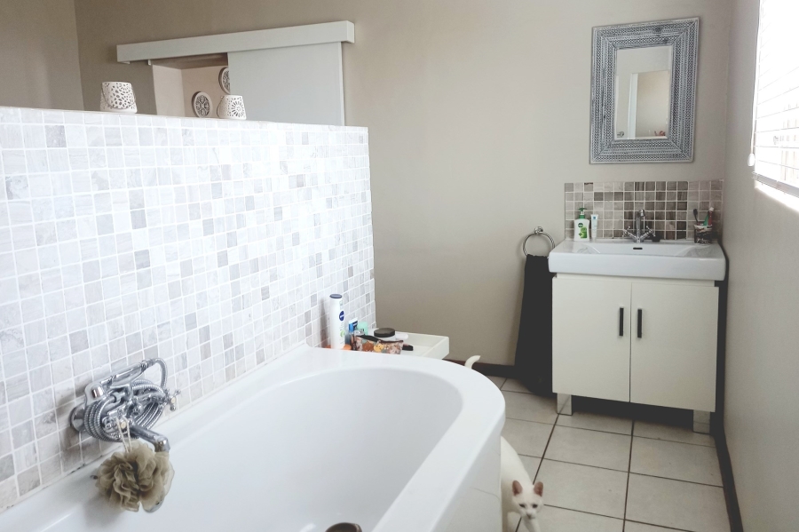 6 Bedroom Property for Sale in Jacobsbaai Western Cape